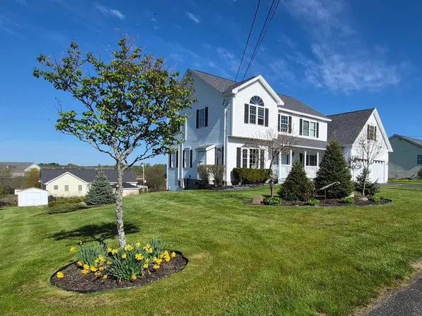 40 Hillview Drive, Bangor, ME 04401