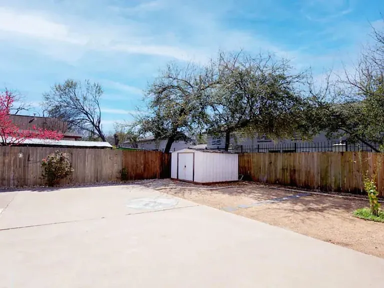 2319 Santa Rita St — Photo 26