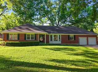 4411 W 97th St, Overland Park, KS 66207