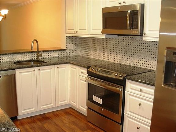Completely remodeled kitchen with high end everything!
