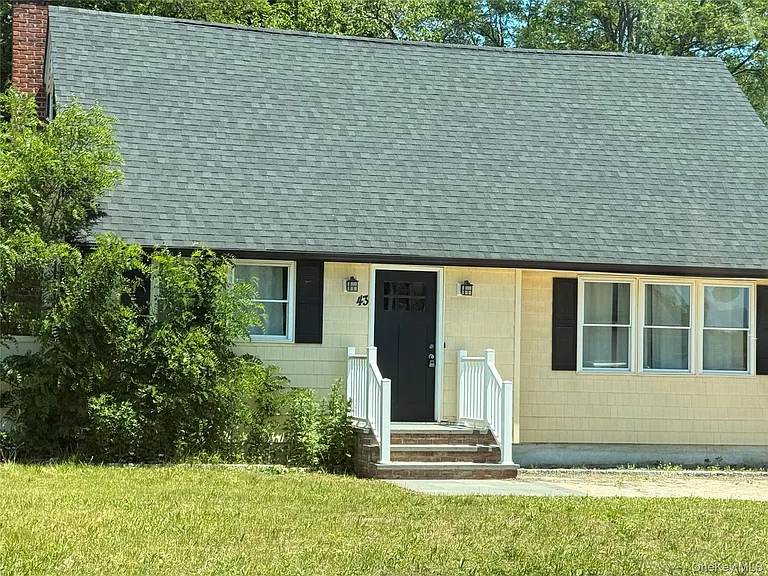 43 Lakewood Ave — Photo 3