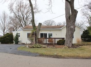 101 S Sheridan Rd, Lakemoor, IL 60051