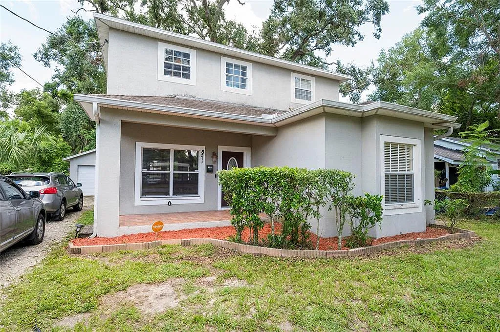 3 bed, 2.0 bath, 1402 sqft, $2,600 — Photo 2