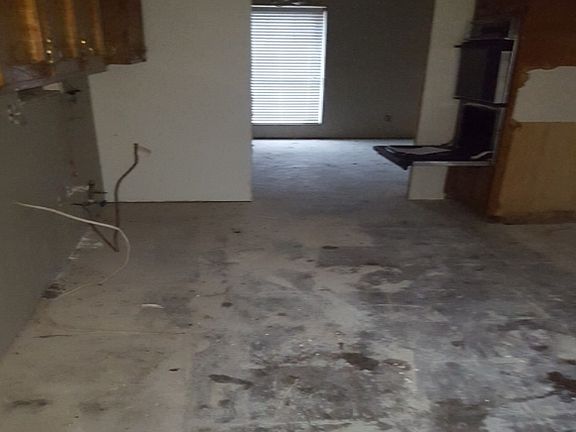 5th image of 40 W Elmwood Dr #18