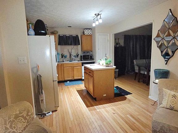 5th image of 8311 Frostwood Dr