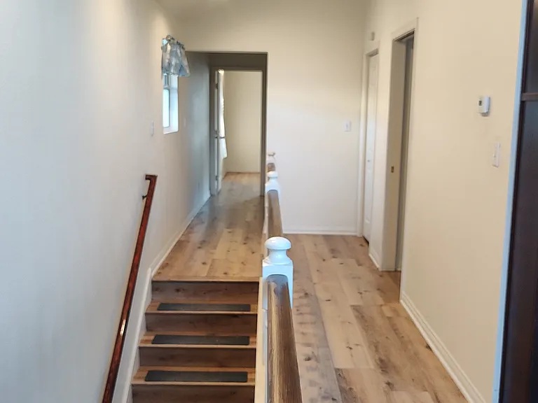 upstairs hallway connecting den, main bedroom and guest bedroom