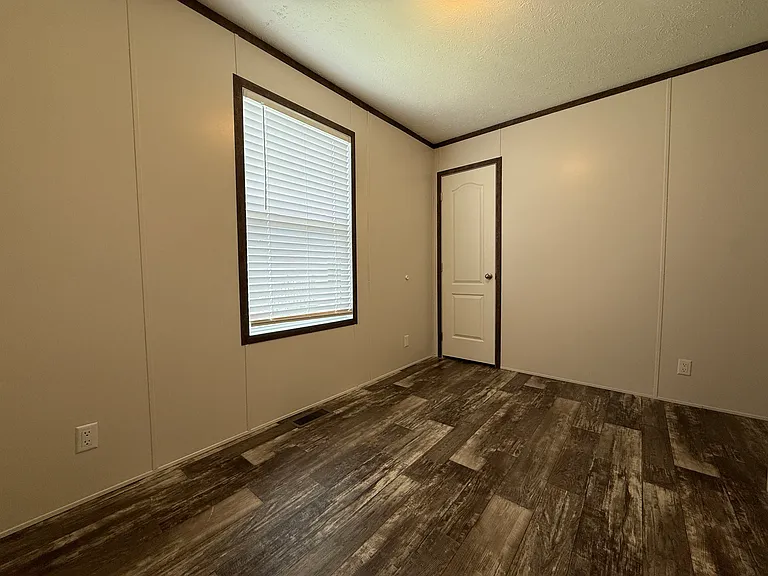 38000 Le Chateau Blvd #49 — Photo 21