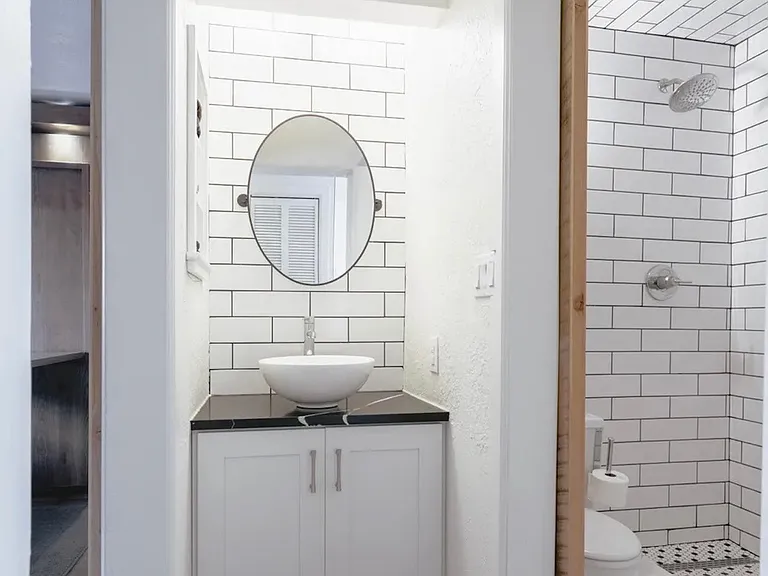 1049 Vine St #1049 — Photo 22