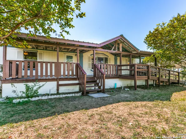 8410 S Loop 1604 E, Elmendorf, TX 78112