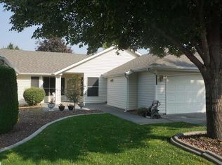 3417 S Huntington Loop, Kennewick, WA 99337