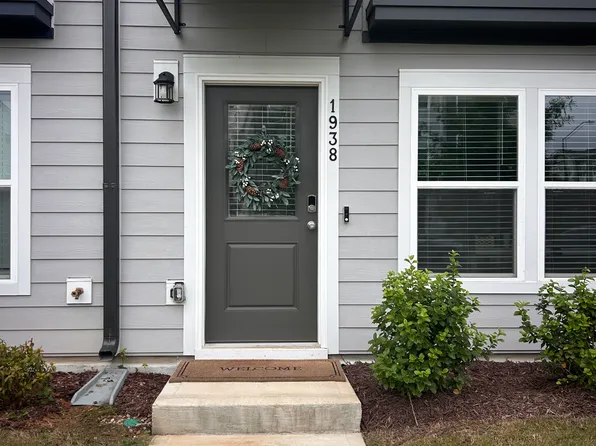 1938 Robin Hill Ln, Raleigh, NC 27610