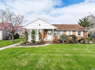 44 Laurel Hill Dr, Valley Stream, NY