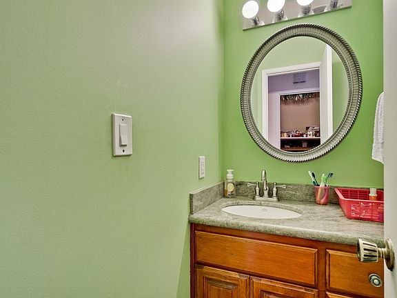 4th image of 22671 Queens Oak Ct