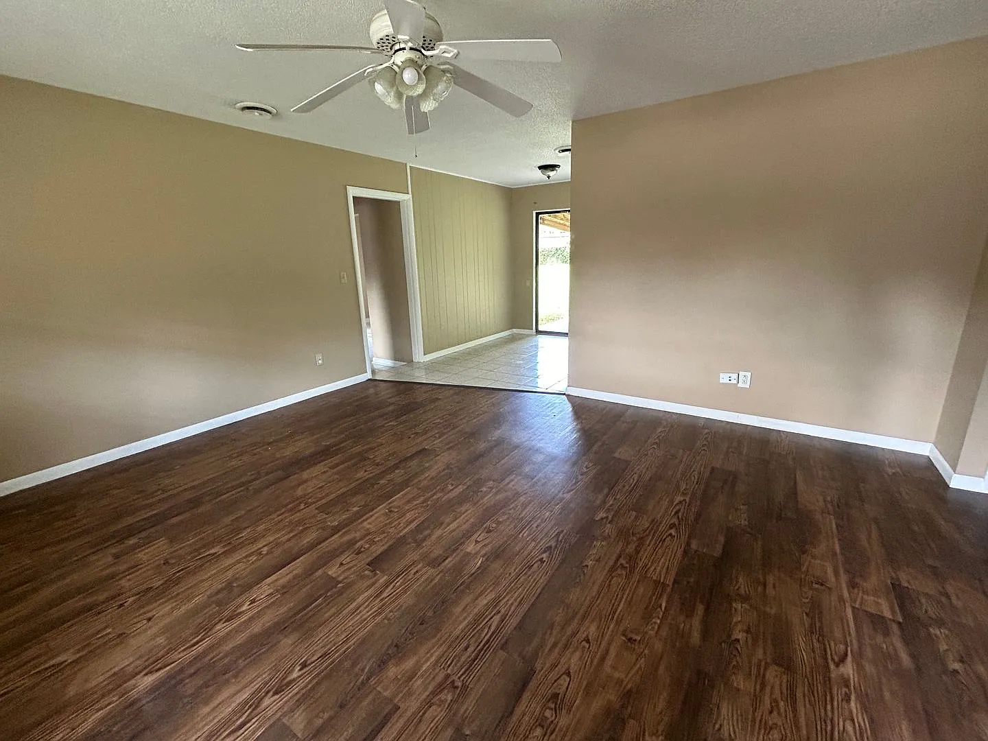 Charming 3-Bedroom, 1.5-Bath Home in a Fantastic Neighborhood — Photo 3