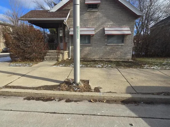 2200 South 84th STREET, West Allis, WI 53227