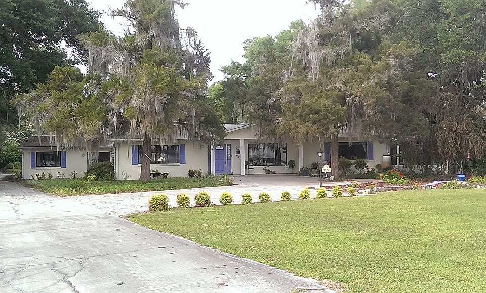 Front view of home
