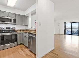 2111 Wisconsin Ave NW APT 419, Washington, DC 20007