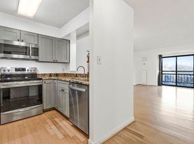 2111 Wisconsin Ave NW