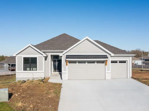 4480 145th Ter, Basehor, KS 66007