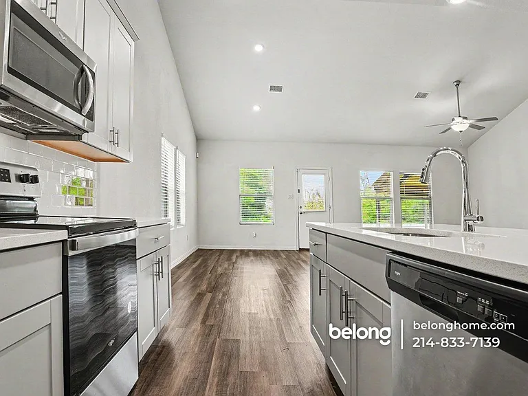 2005 Bailey Way — Photo 10