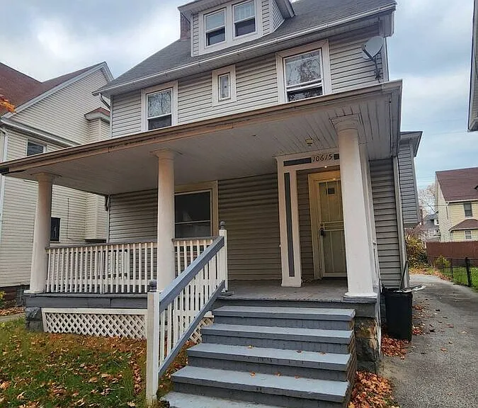 10615 Tacoma Ave — Photo 2