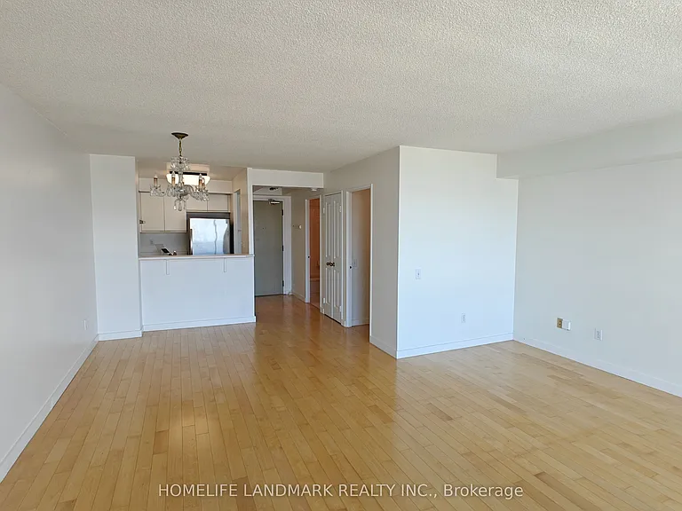942 Yonge St #1116 — Photo 8