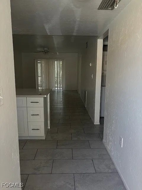 2 bed, 2.0 bath, 752 sqft, $1,300 — Photo 3
