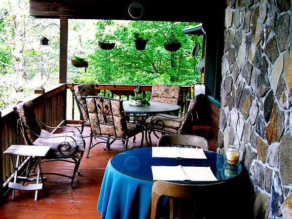 500 ft2 rear covered deck