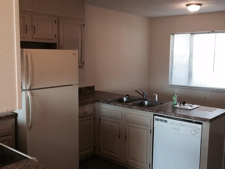149 E Highland Rd #3 — Photo 2