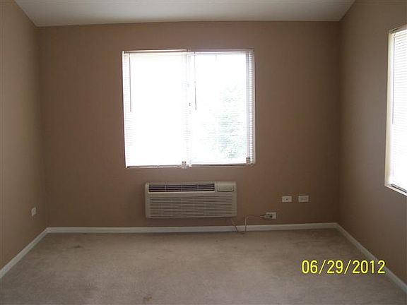 4th image of 325 Silverstone Dr