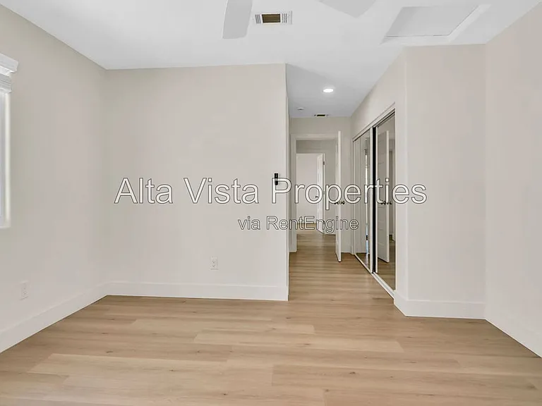 13438 Buxton Ave — Photo 18
