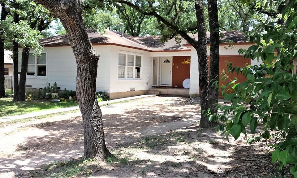 1st image of 213 Fairway Dr