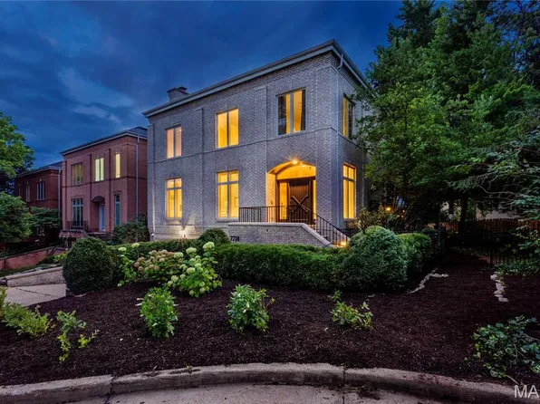 7718 Walinca Ter, Saint Louis, MO 63105