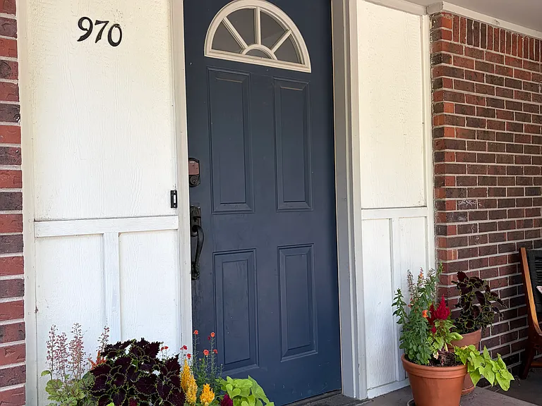970 McIntire St — Photo 3