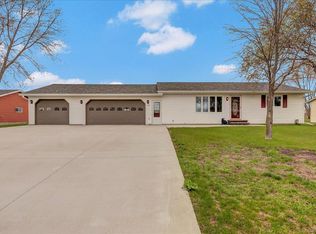 34 Anjo Dr, Sauk Centre, MN 56378