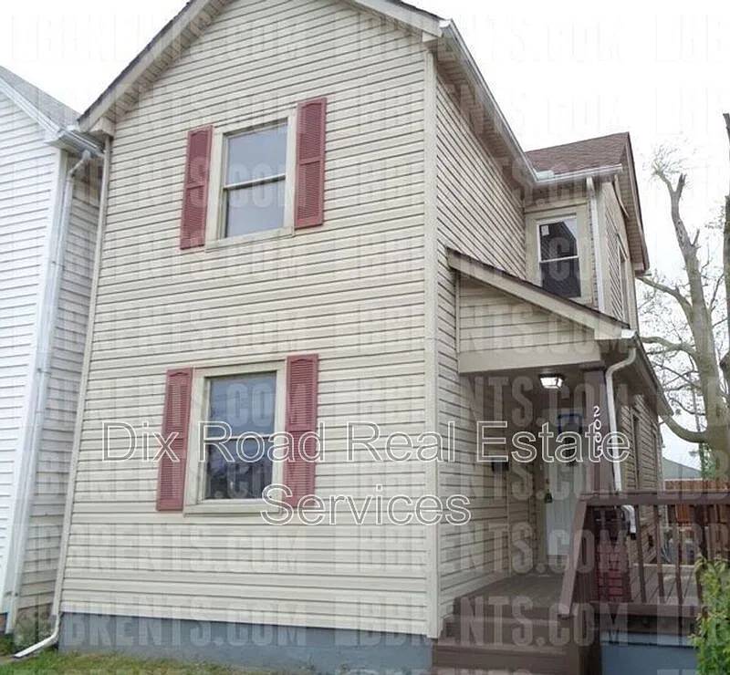 3 bed, 1.0 bath, 960 sqft, $1,075 — Photo 1
