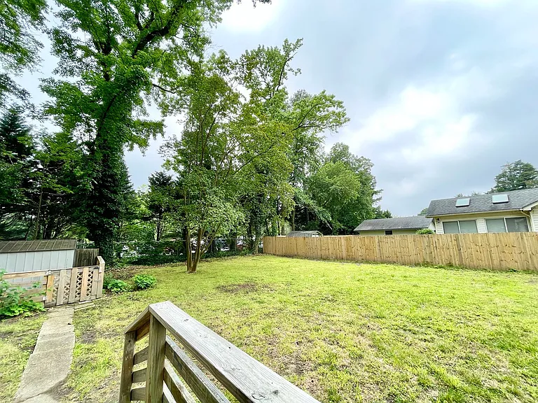 5621 Larry Ave — Photo 19