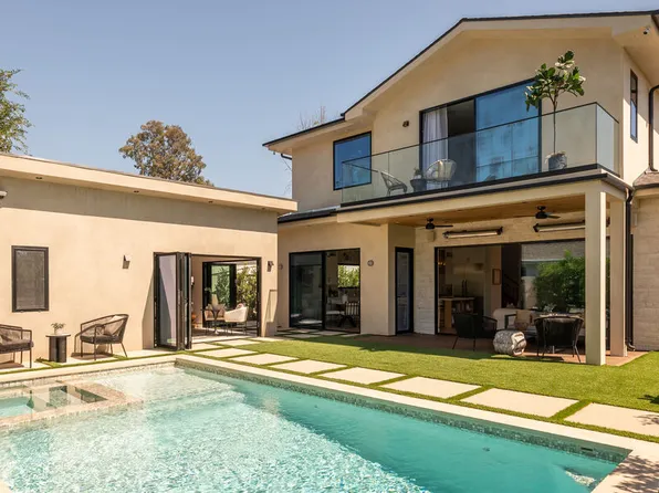 12427 Cumpston St, Valley Village, CA 91607