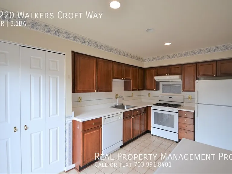 6220 Walkers Croft Way — Photo 6