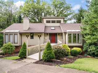 111 Scarborough Ln, Mcmurray, PA