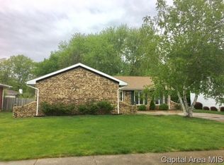 813 Freemans Farm Dr, Springfield, IL 62704