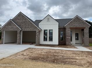 721 Whispering Meadows Rd, Broussard, LA 70518