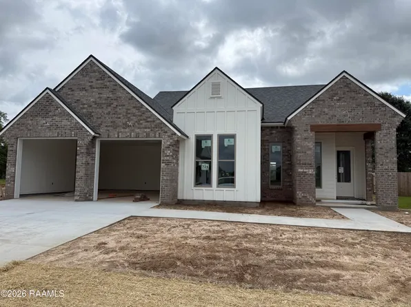 721 Whispering Meadows Rd, Broussard, LA 70518