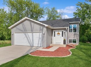 11409 276th Ave, Trevor, WI 53179