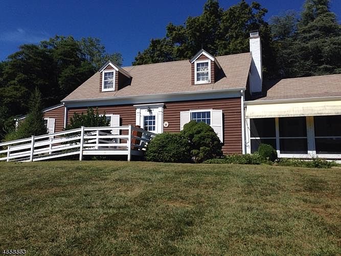 2nd image of 100 Farmersville Rd
