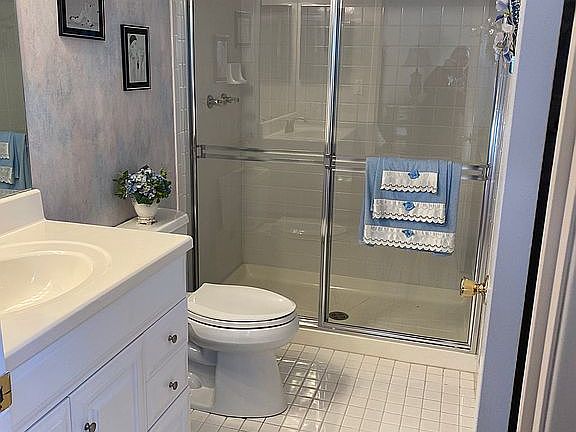 3rd image of 254 Fairfield Dr E #254