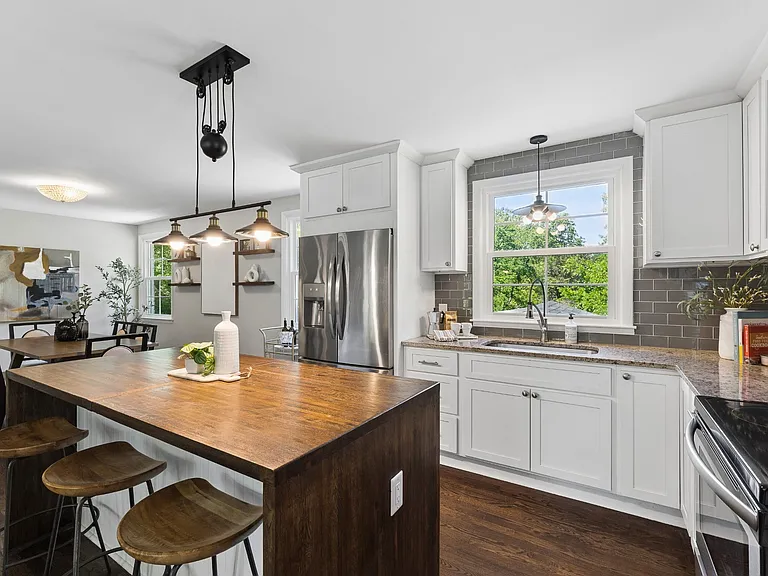 340 Binkley Dr — Photo 8
