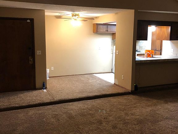 3rd image of 1910 Twisted Oak Dr