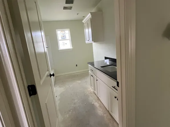 203 S Davis Ave #A, Claremore, OK 74017