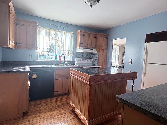 4th image of 1050 W Burdell Rd